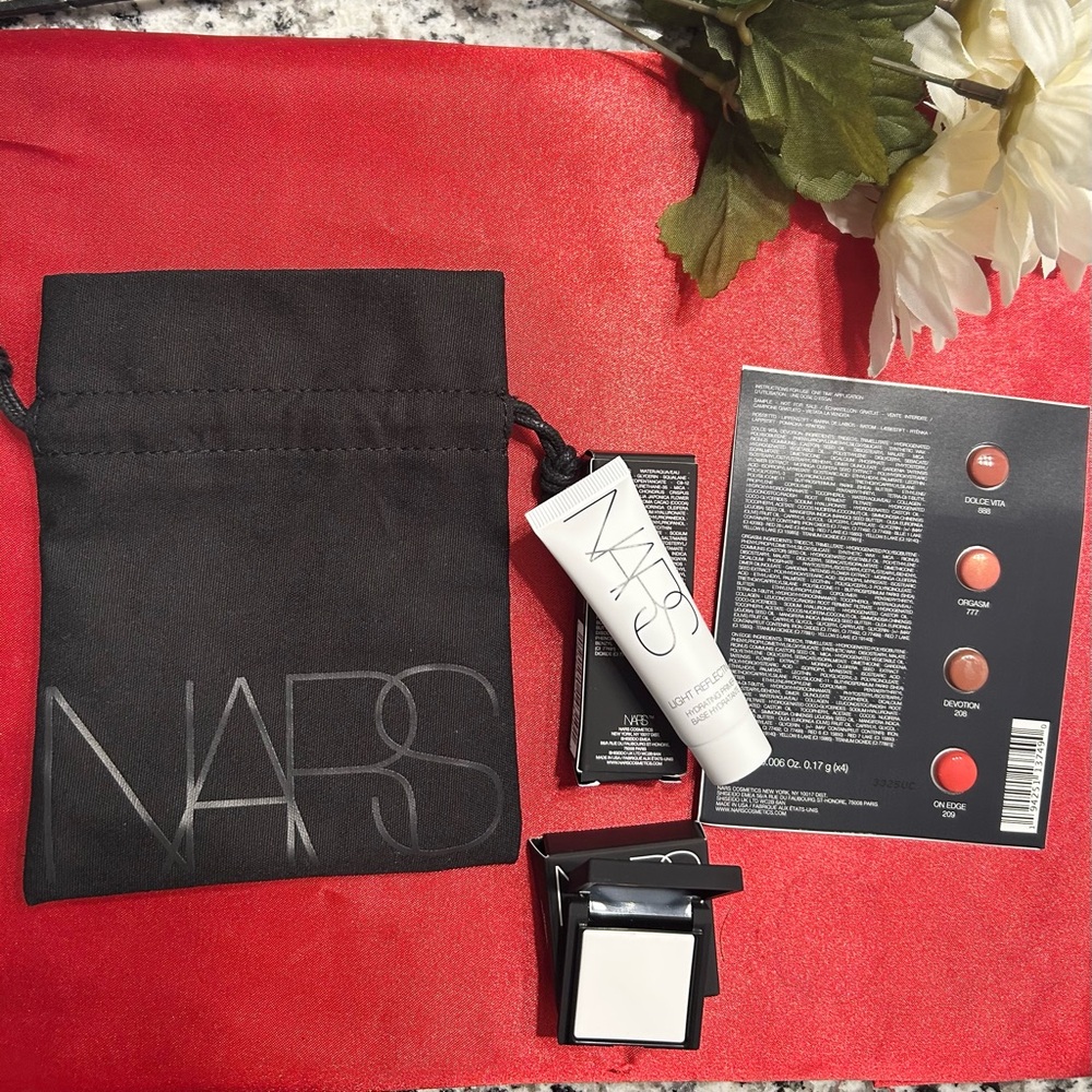 NARS Beauty Mini Bundle (Pouch, Setting Powder, Primer, & Lipstick)